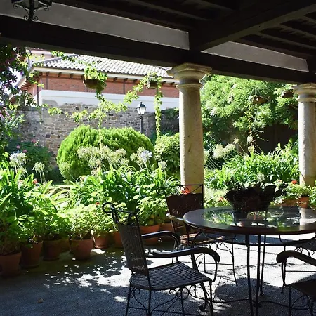 Casona De Linares Selaya